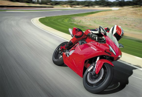 Спортбайки Ducati 1098 являются мотоциклами воистину легендарными